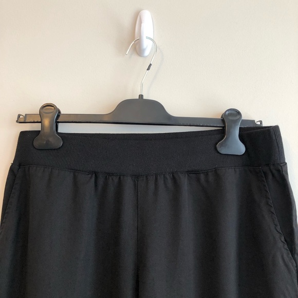 Monrow Black Cuff Pants - Picture 4 of 8